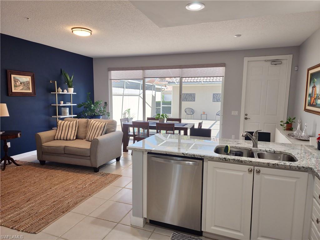 6112 Towncenter CIR