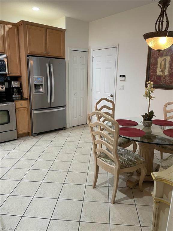 COLONNADE AT FORUM - Residential