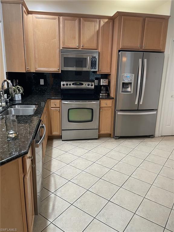 COLONNADE AT FORUM - Residential