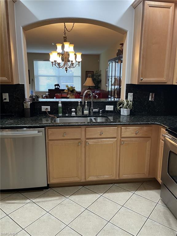 COLONNADE AT FORUM - Residential