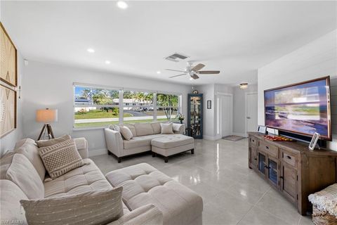 Photo of 1252 Pompei LN, NAPLES, FL 34103 (MLS # 225064461) Photo of 1252 Pompei LN, NAPLES, FL 34103 (MLS # 225064461)