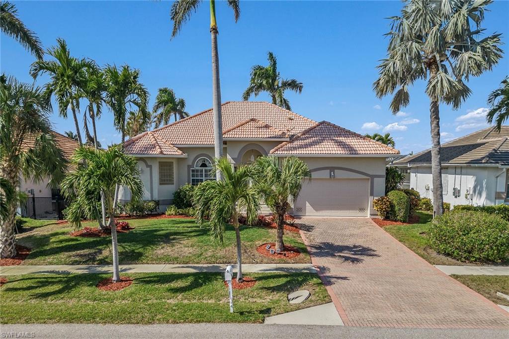 MARCO BEACH - Residential