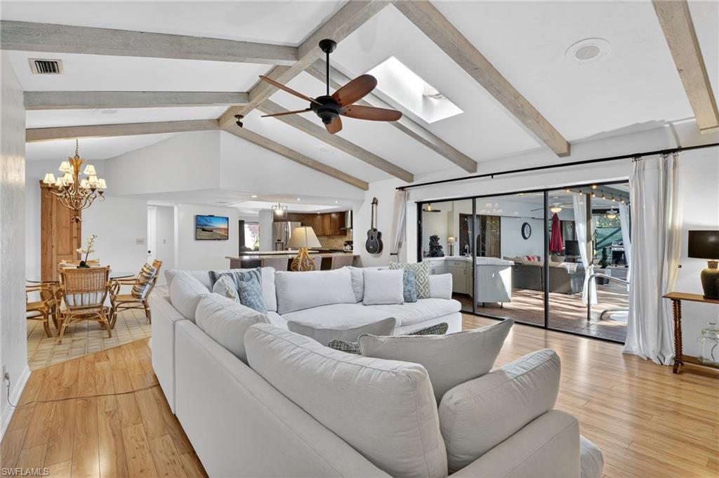 KINGS LAKE - Residential