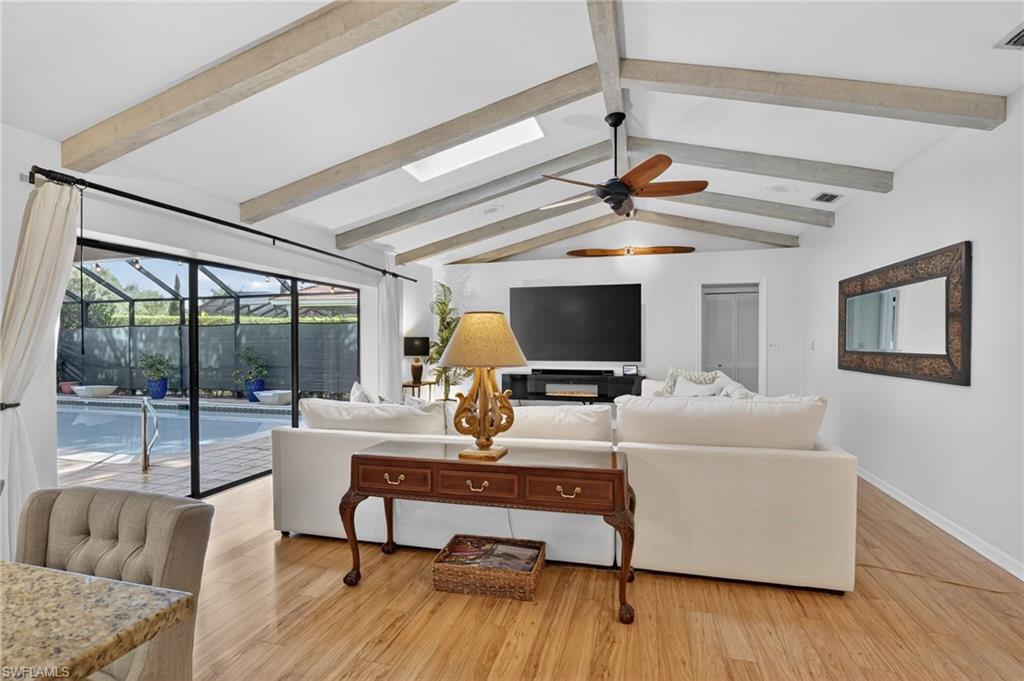 KINGS LAKE - Residential