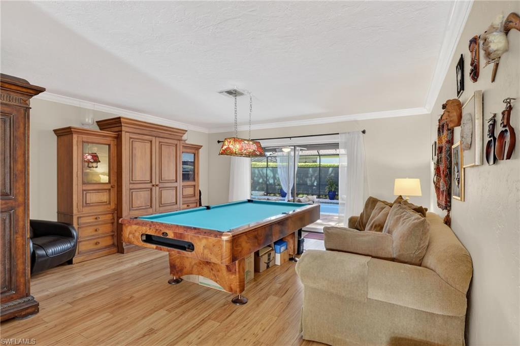 KINGS LAKE - Residential