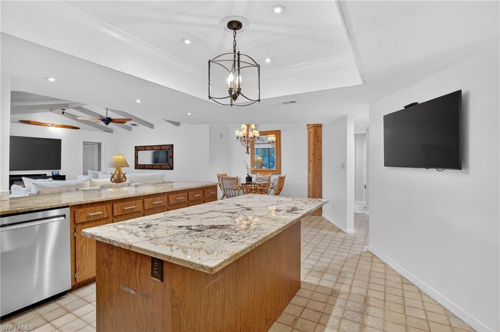 KINGS LAKE - Residential