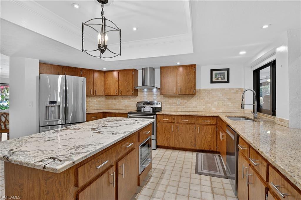 KINGS LAKE - Residential