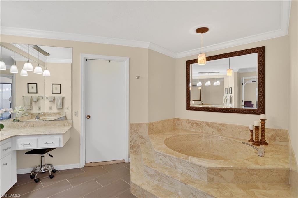 KINGS LAKE - Residential