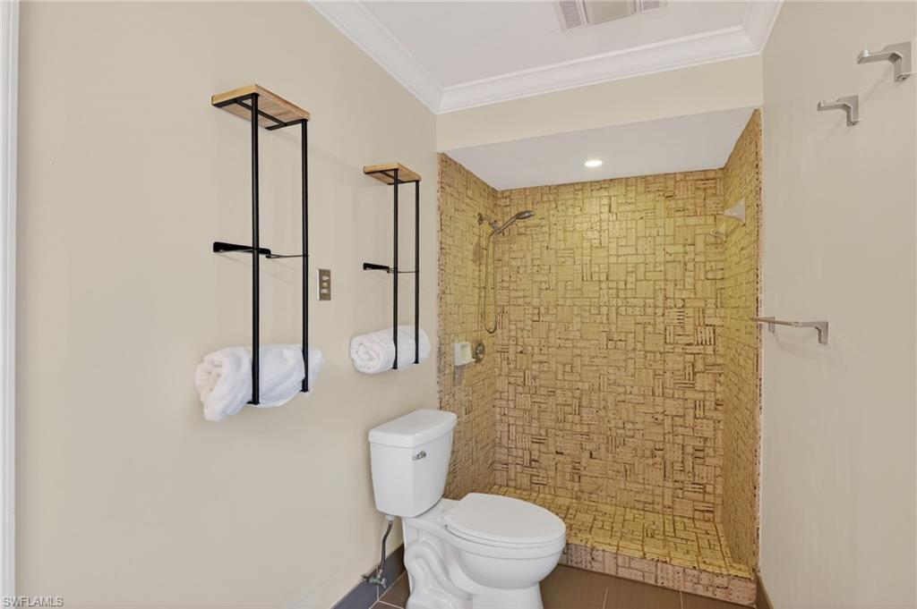 KINGS LAKE - Residential