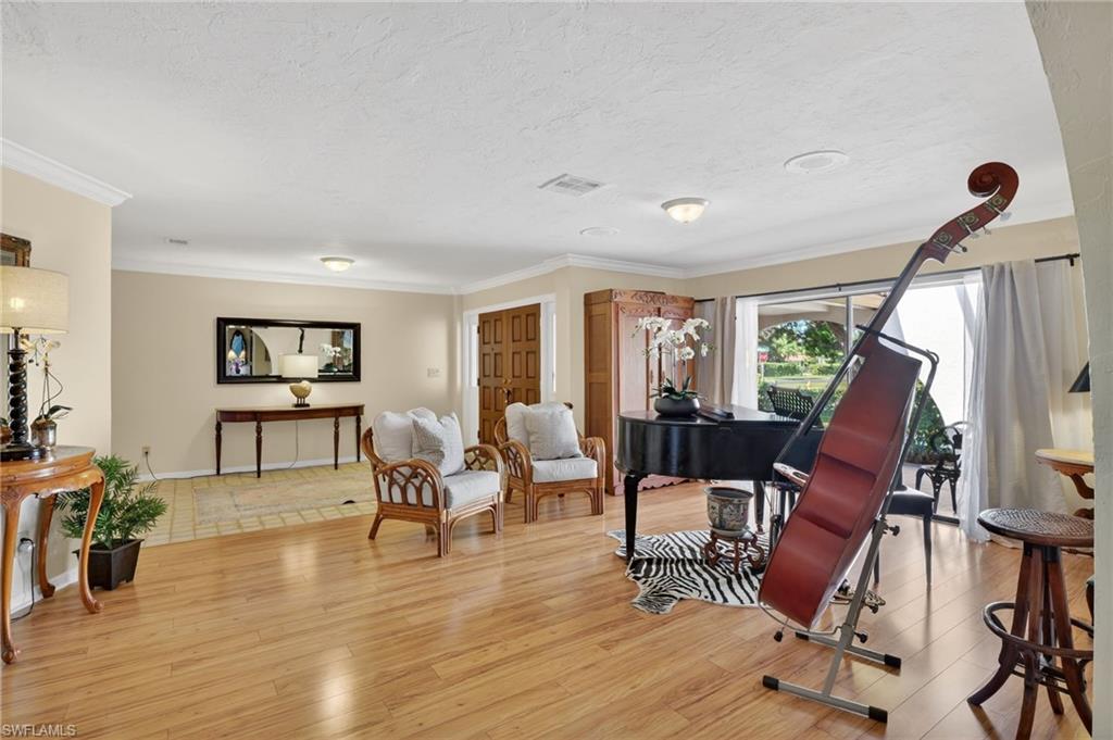 KINGS LAKE - Residential