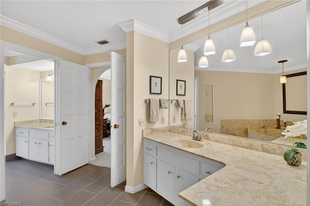 KINGS LAKE - Residential