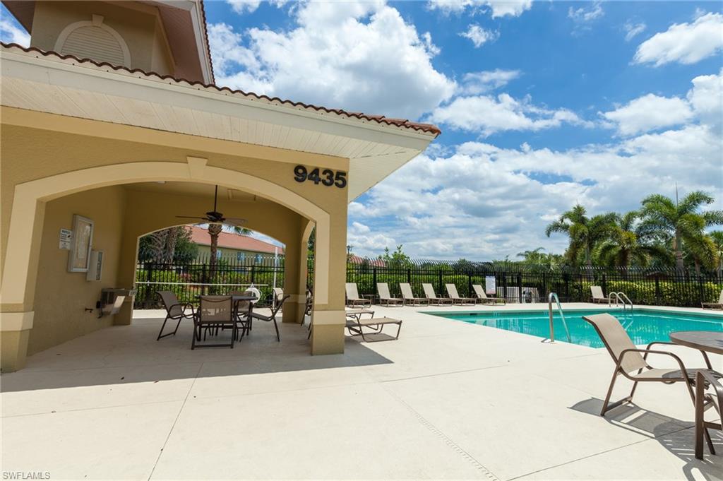 TOWNHOMES AT STONEYBROOK - Residential