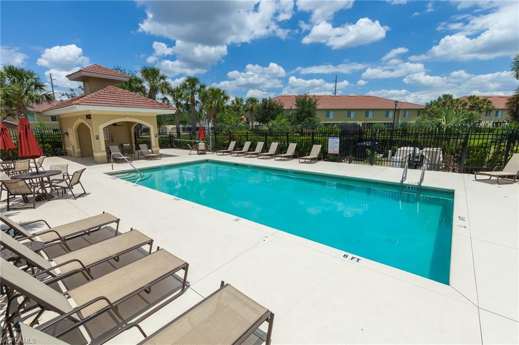 TOWNHOMES AT STONEYBROOK - Residential