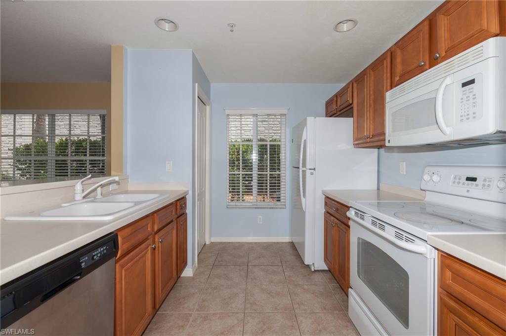 TOWNHOMES AT STONEYBROOK - Residential