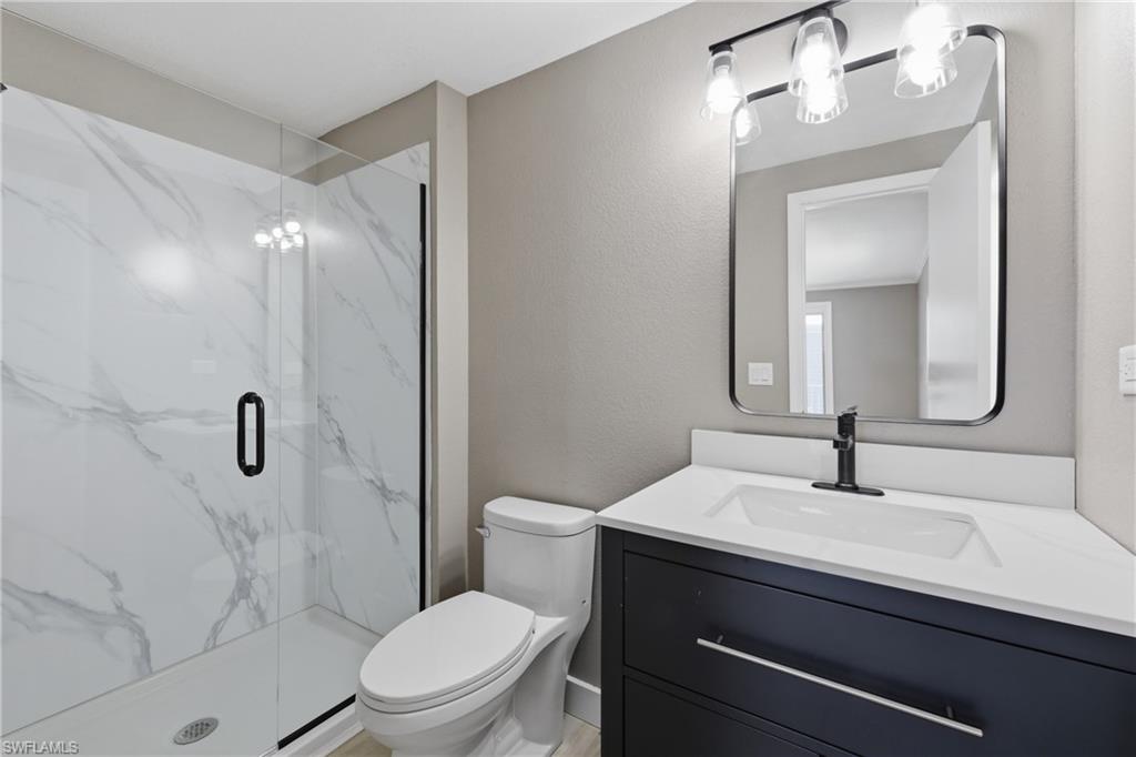 SIX LAKES COUNTRY CLUB - Residential