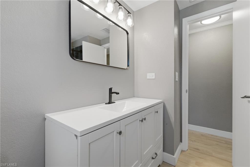 SIX LAKES COUNTRY CLUB - Residential