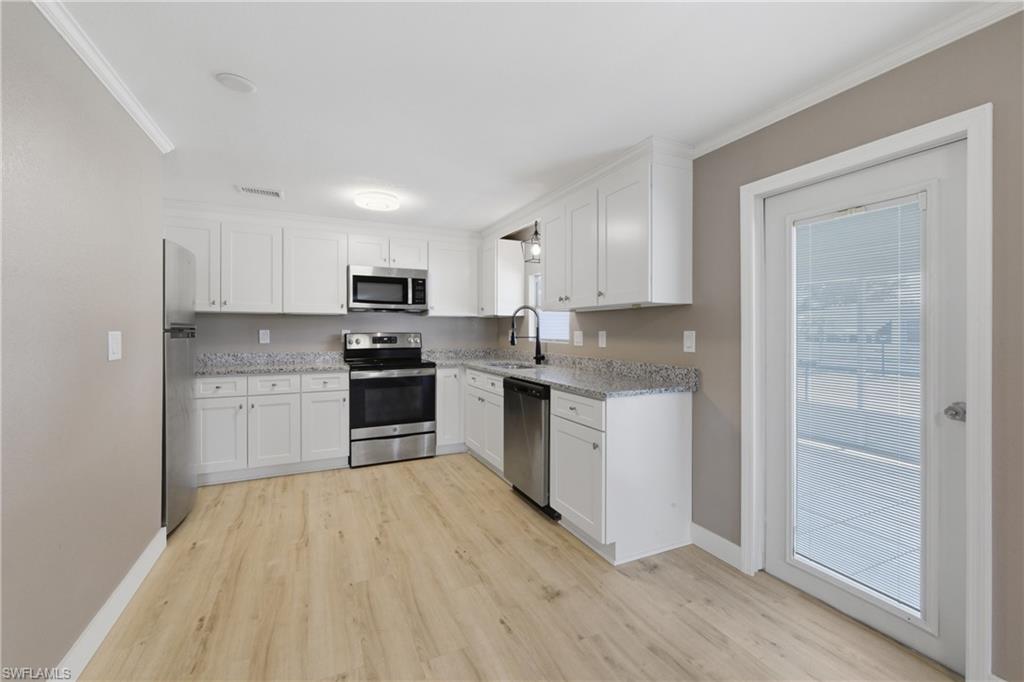 SIX LAKES COUNTRY CLUB - Residential