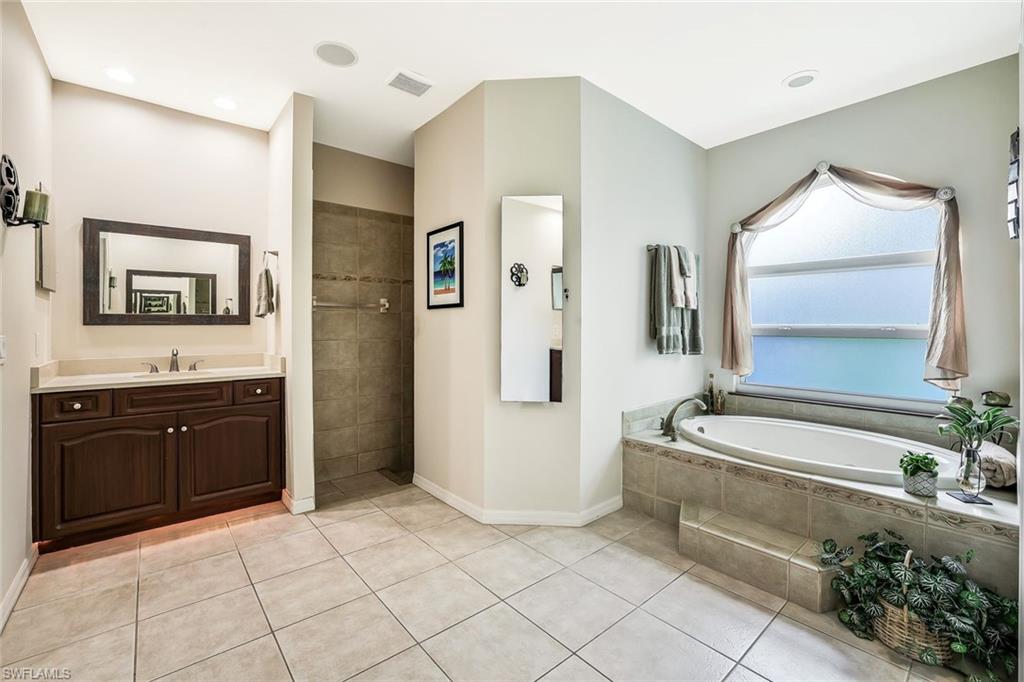 WILSHIRE LAKES - Residential