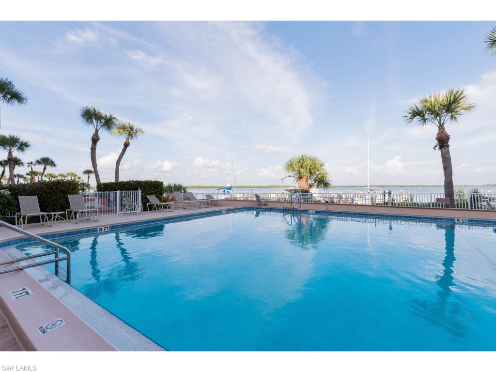 RIVERSIDE CLUB - Residential