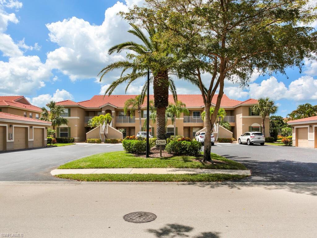 HUNTINGTON LAKES - Residential