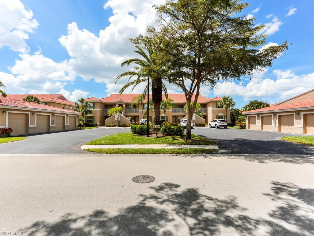 HUNTINGTON LAKES - Residential