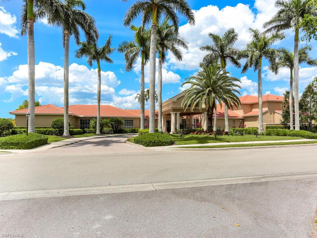 HUNTINGTON LAKES - Residential