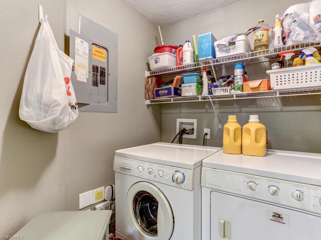 HUNTINGTON LAKES - Residential