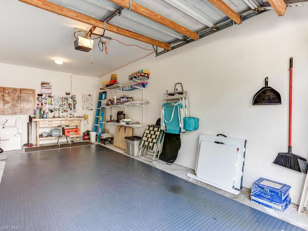 HUNTINGTON LAKES - Residential