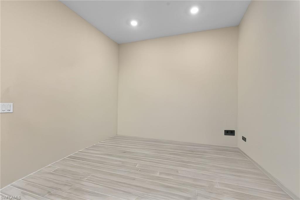 CORKSCREW SHORES - Residential