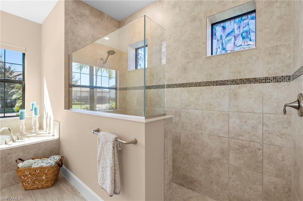 CORKSCREW SHORES - Residential