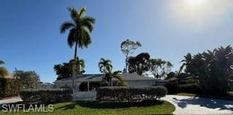 526 Eastwood DR NAPLES FL 34110