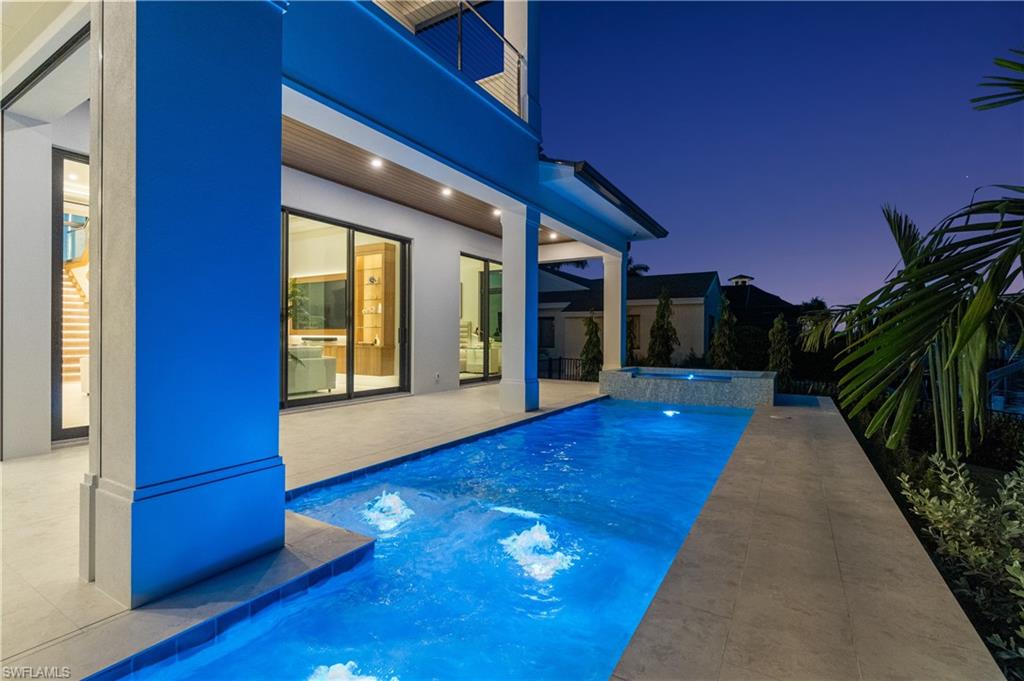 MARCO BEACH - Residential