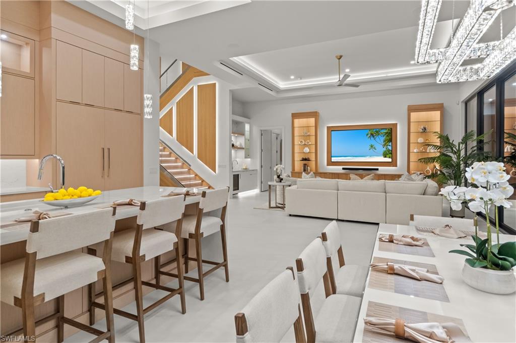 MARCO BEACH - Residential