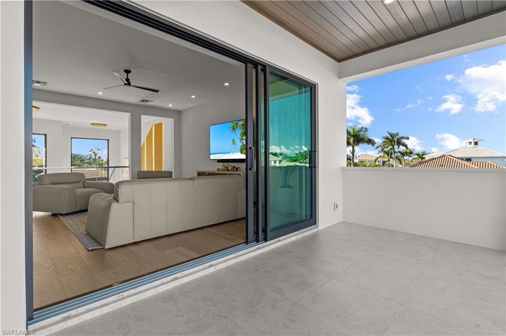 MARCO BEACH - Residential