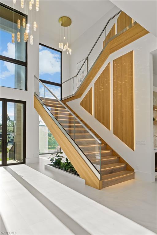 MARCO BEACH - Residential