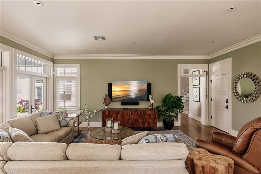 AQUALANE SHORES - Residential