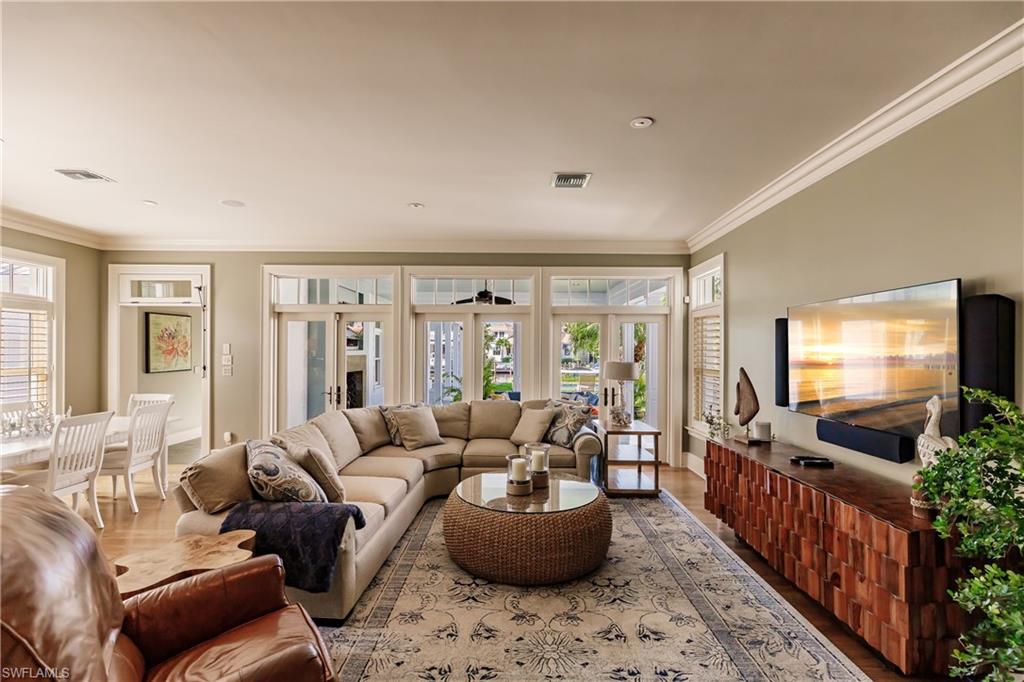 AQUALANE SHORES - Residential