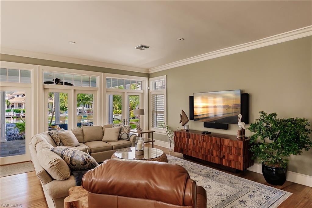 AQUALANE SHORES - Residential