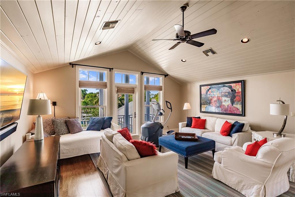 AQUALANE SHORES - Residential