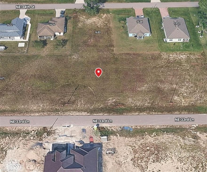 Single family building lot!  Ready to build!  Convenient to shopping and Fort Myers!