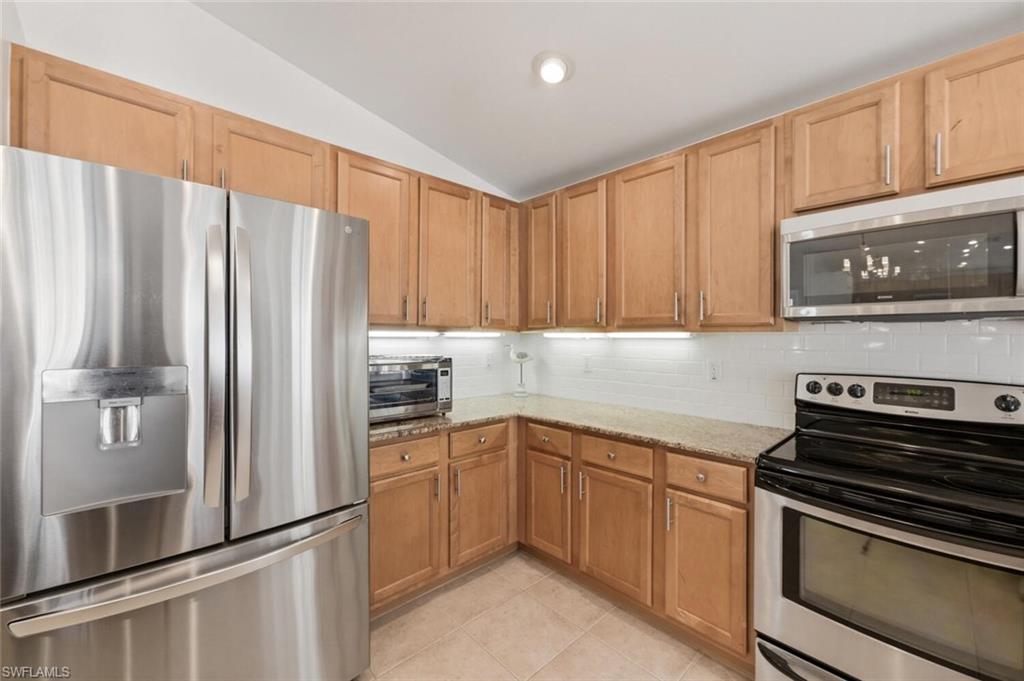 SATURNIA LAKES - Residential