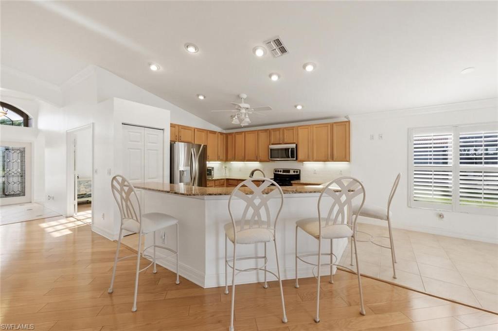 SATURNIA LAKES - Residential