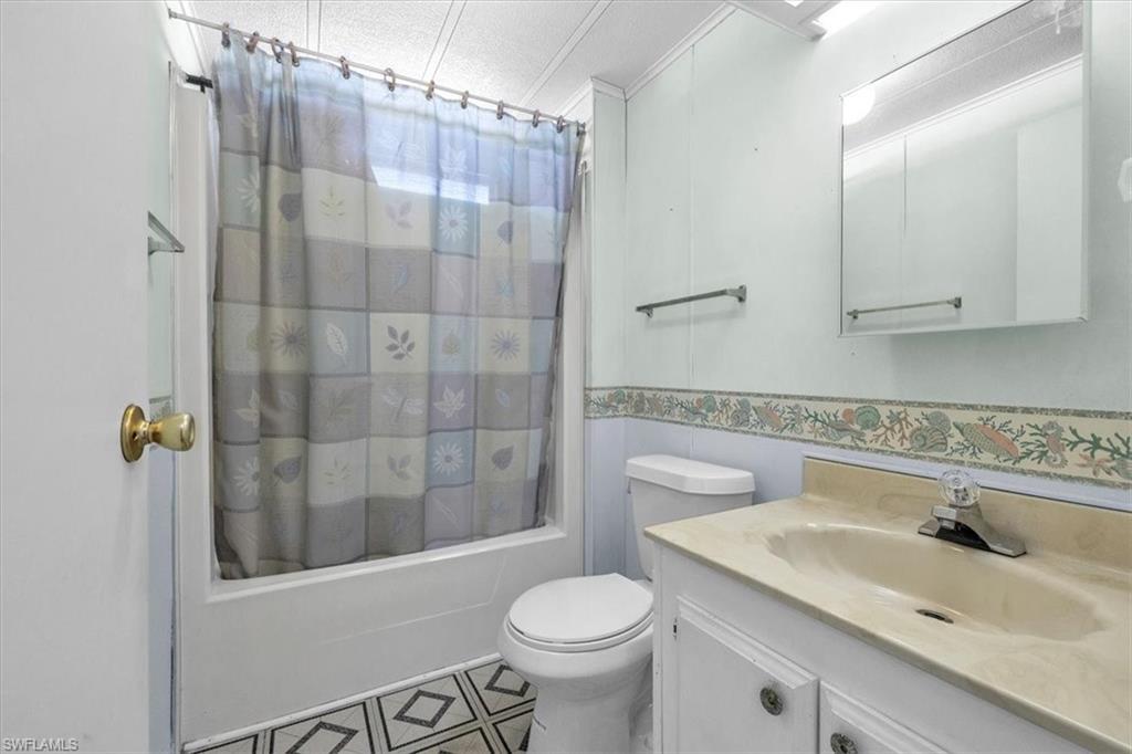 SIX LAKES COUNTRY CLUB - Residential