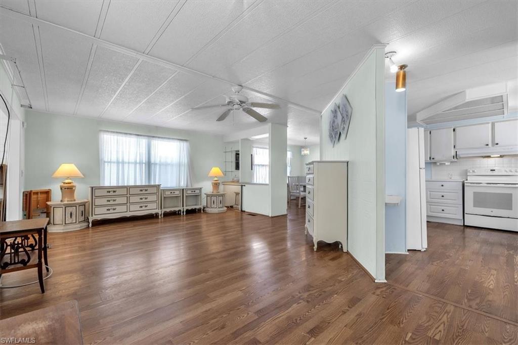 SIX LAKES COUNTRY CLUB - Residential