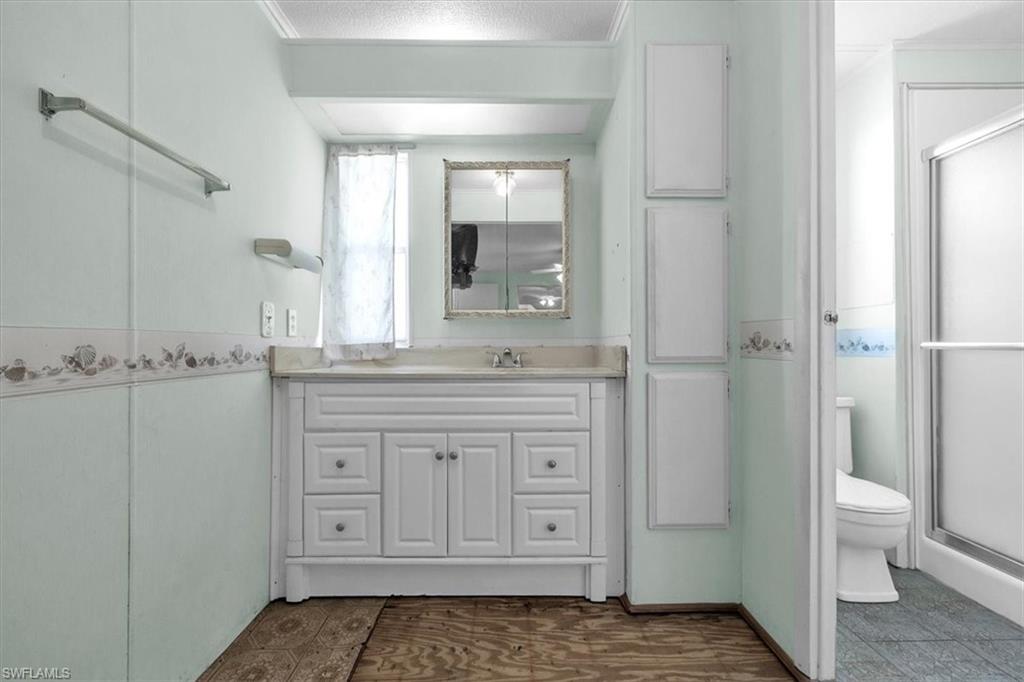 SIX LAKES COUNTRY CLUB - Residential