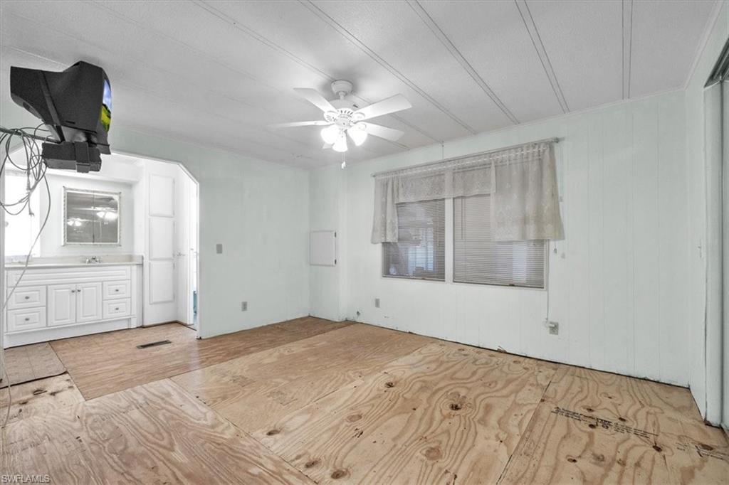 SIX LAKES COUNTRY CLUB - Residential