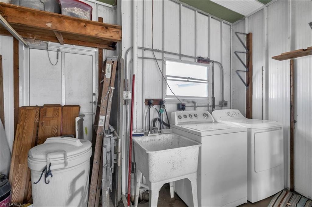 SIX LAKES COUNTRY CLUB - Residential