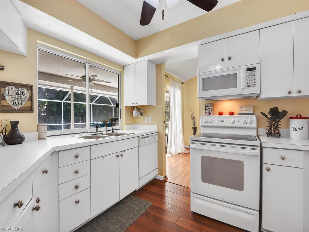 NAPLES TWIN LAKES - Residential