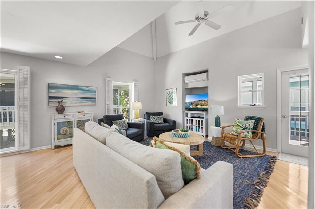 SUNSET CAPTIVA - Residential