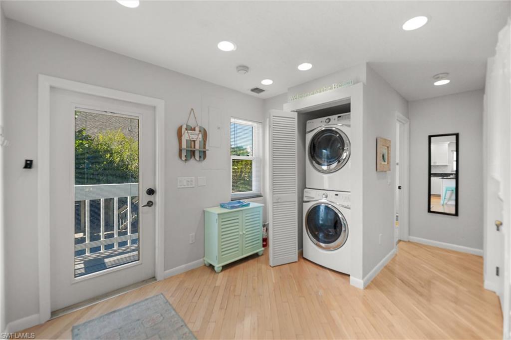 SUNSET CAPTIVA - Residential